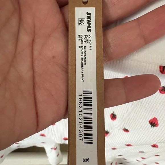 SKIMS Strawberry 🍓Set - Picture 4 of 6